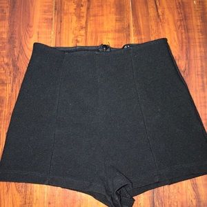 Stretchy high waisted short